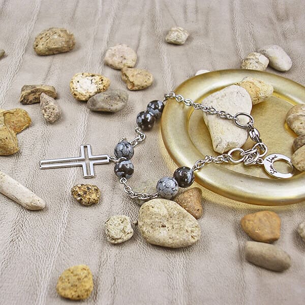 гривна кръст с обсидиан